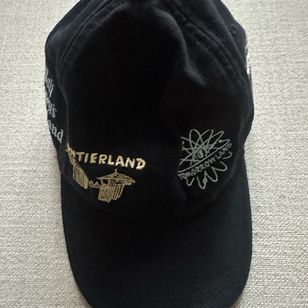 Disneyland Black Embroidered Cap